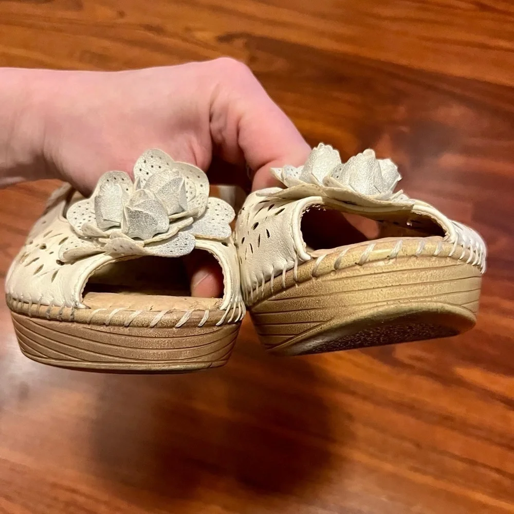 Vintage Wilmar Leather White Floral Cutout Wedges Size 38